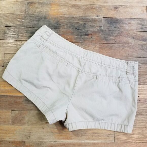 Old Navy crop shorts closes on side mid-rise 4 - Picture 5 of 7